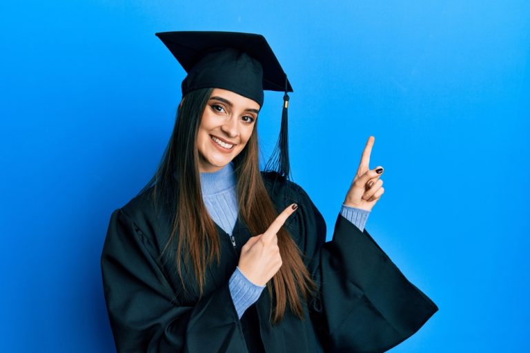 ¿Hay que tener un B2 para graduarte en la Universidad?